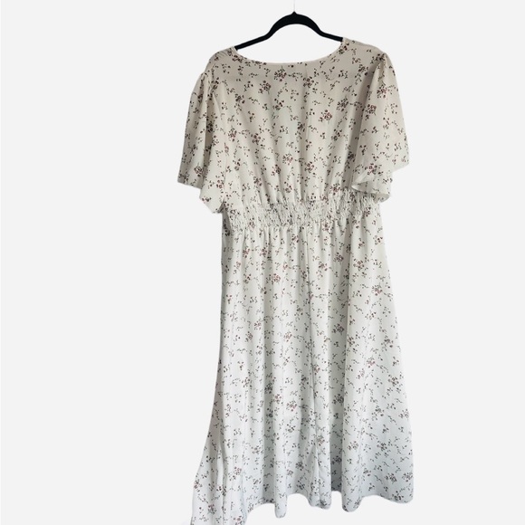 SHEIN Curve Floral White Dress Low V-Nevk Prairie Midi Length Size 2X - Picture 2 of 4